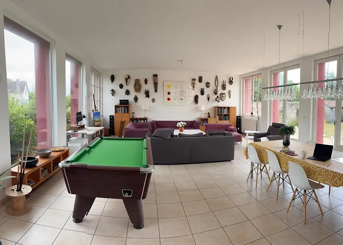 Spacious & Bright On D-day Beaches